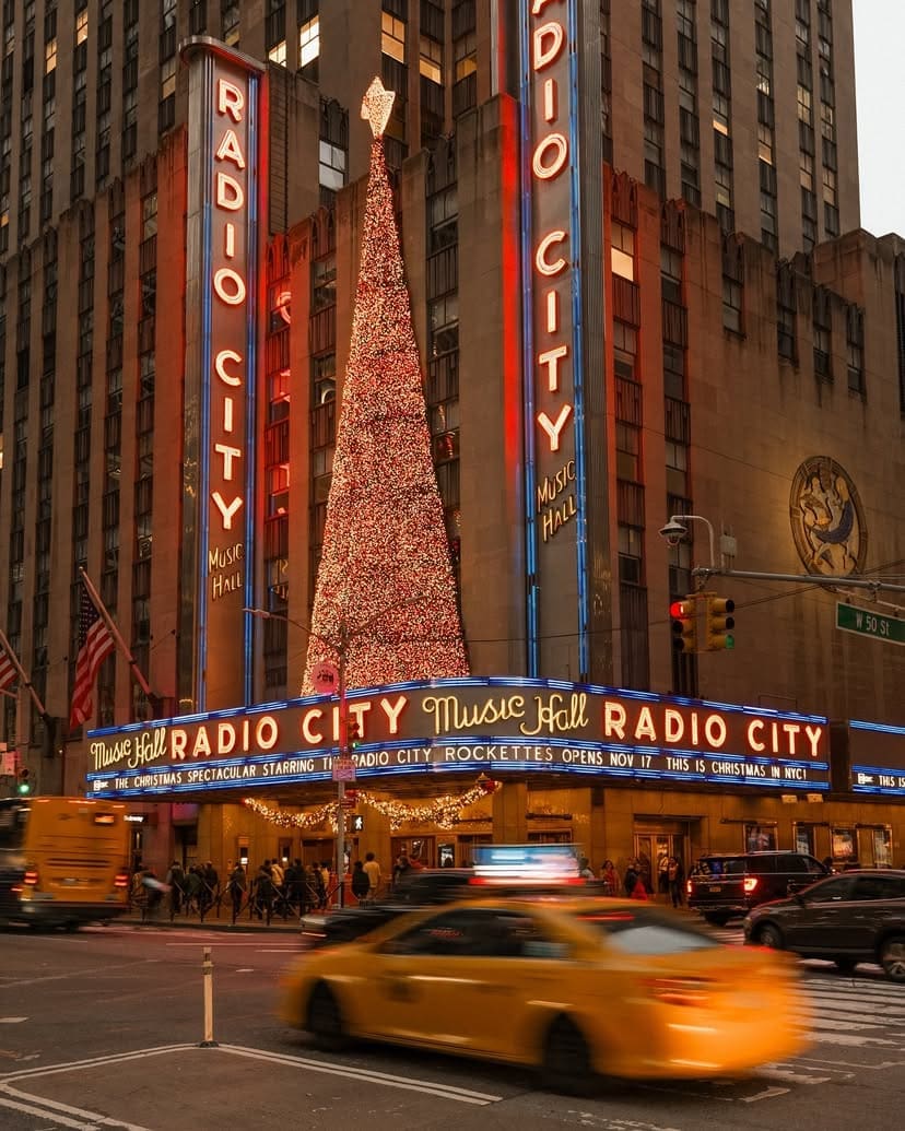 Scenes of Christmas in New York